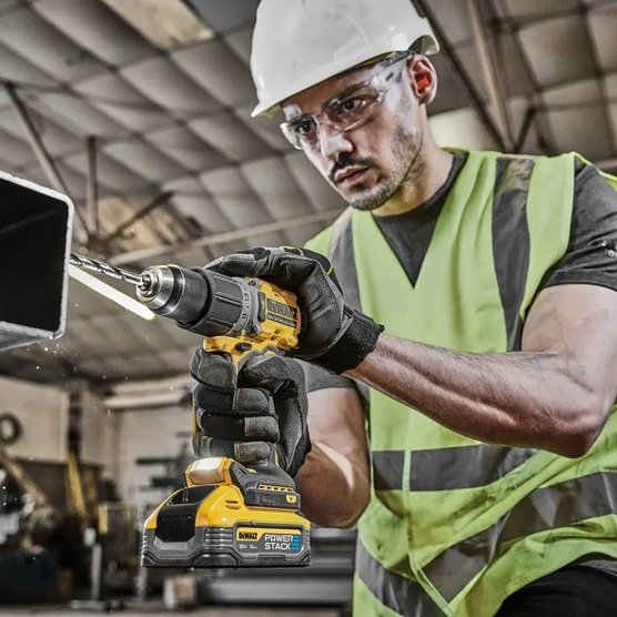 DEWALT 18V XR Brushless Hammer Drill Driver Kit DCD805H2T-GB